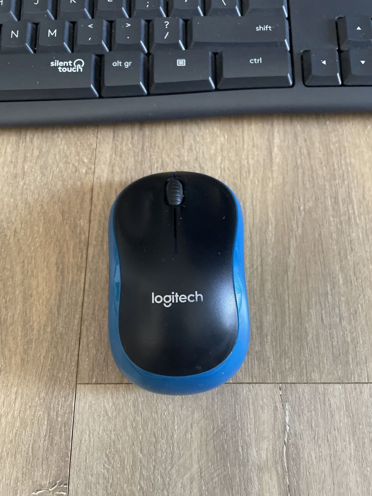 Zestaw bezprzewodowy klawiatury z myszką Logitech