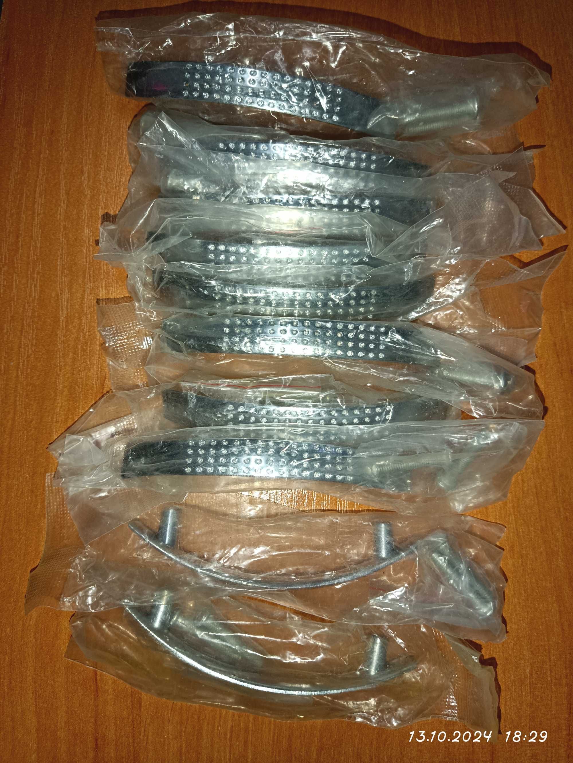 Продам новые мебельные ручки хром 64-е 10шт