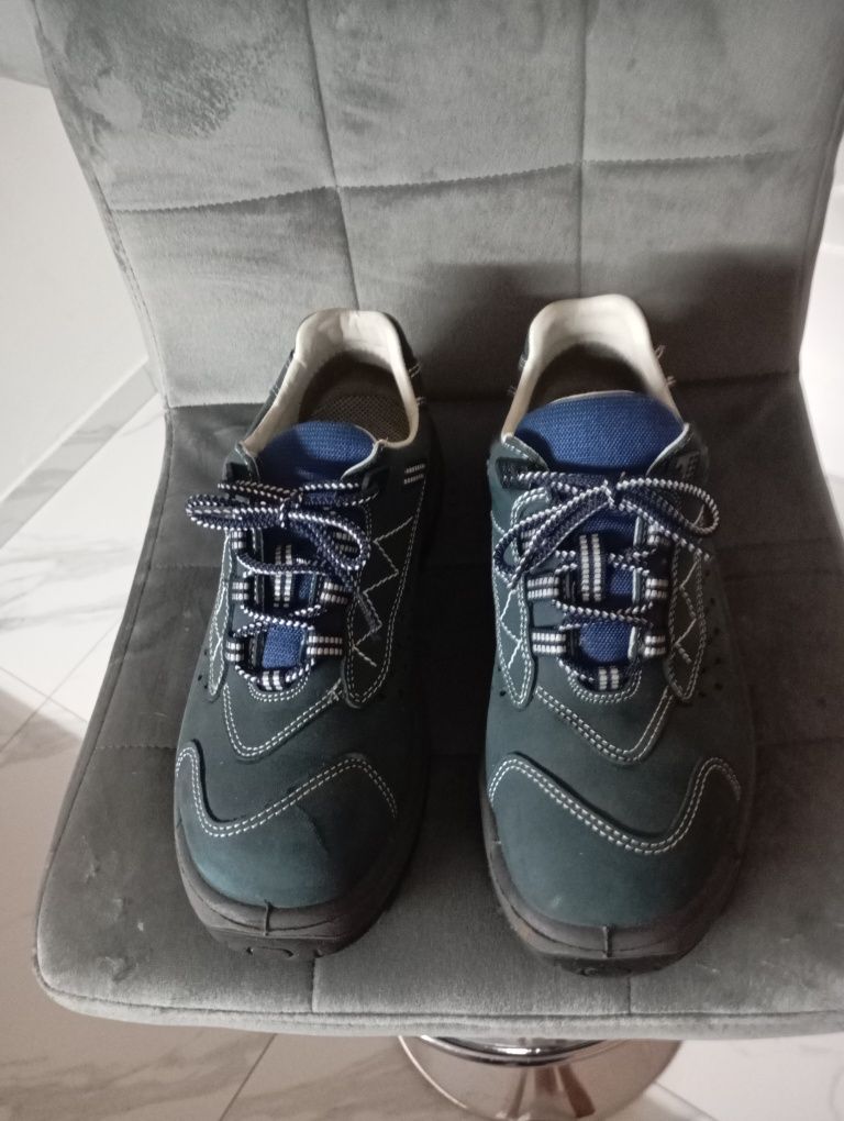 Nowe Buty robocze z noskiem