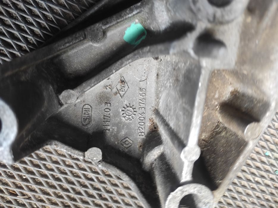 Кронштейн опори двигуна renault megane