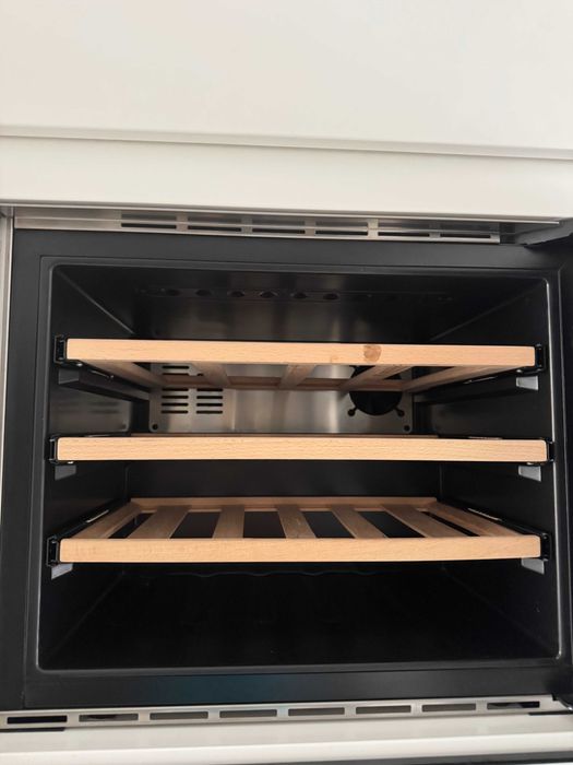 Chłodziarka do wina Fulgor Milano FWC 4500 TC FO WH białe szkło