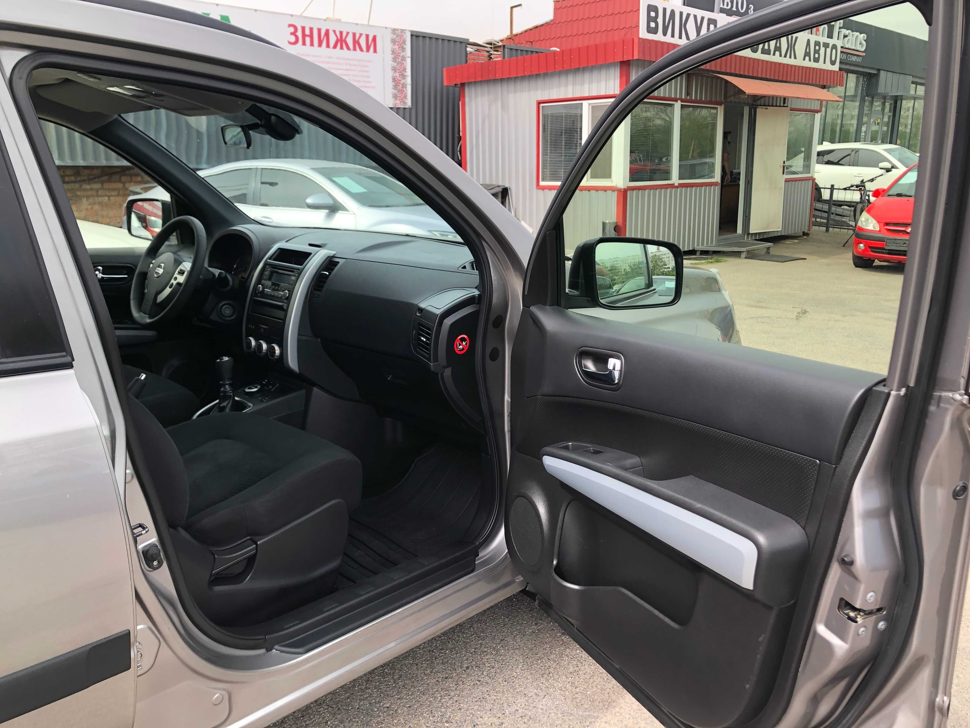 Продам официальный Nissan X-Trail 4x4 2.0 cDi Turbo-Diesel 2014 года.