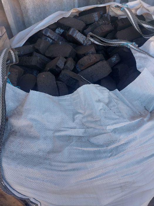 Паливні брикети з торфу,торфобрикет, та з лушпиння соняшника фасовані