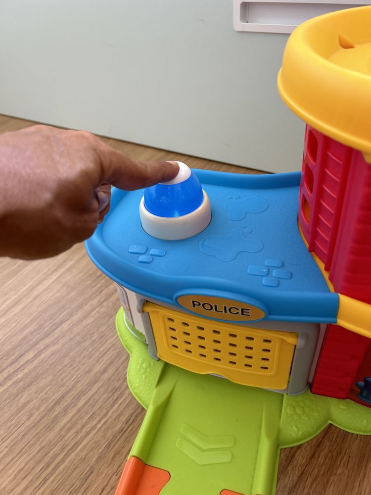 Brinquedo Estacao policia e bombeiros chicco