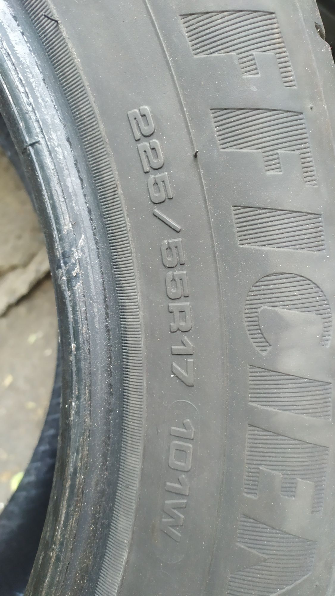 Good Year 225/55 R17 101w