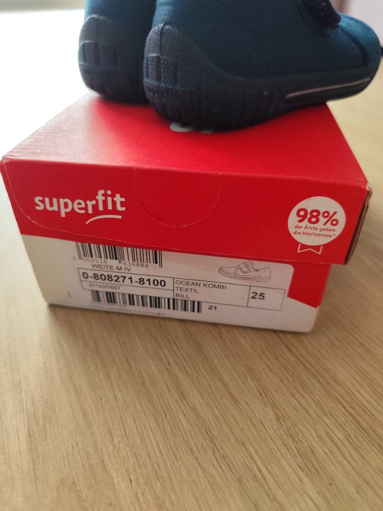 Kapcie Superfit bill rozmiar 25 

Kapcie w bardzo dobrym stanie, noszo
