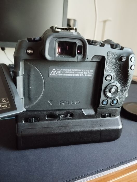 Canon R8 (preço baixo só esta semana) + 4 baterias + 2 carregadores +
