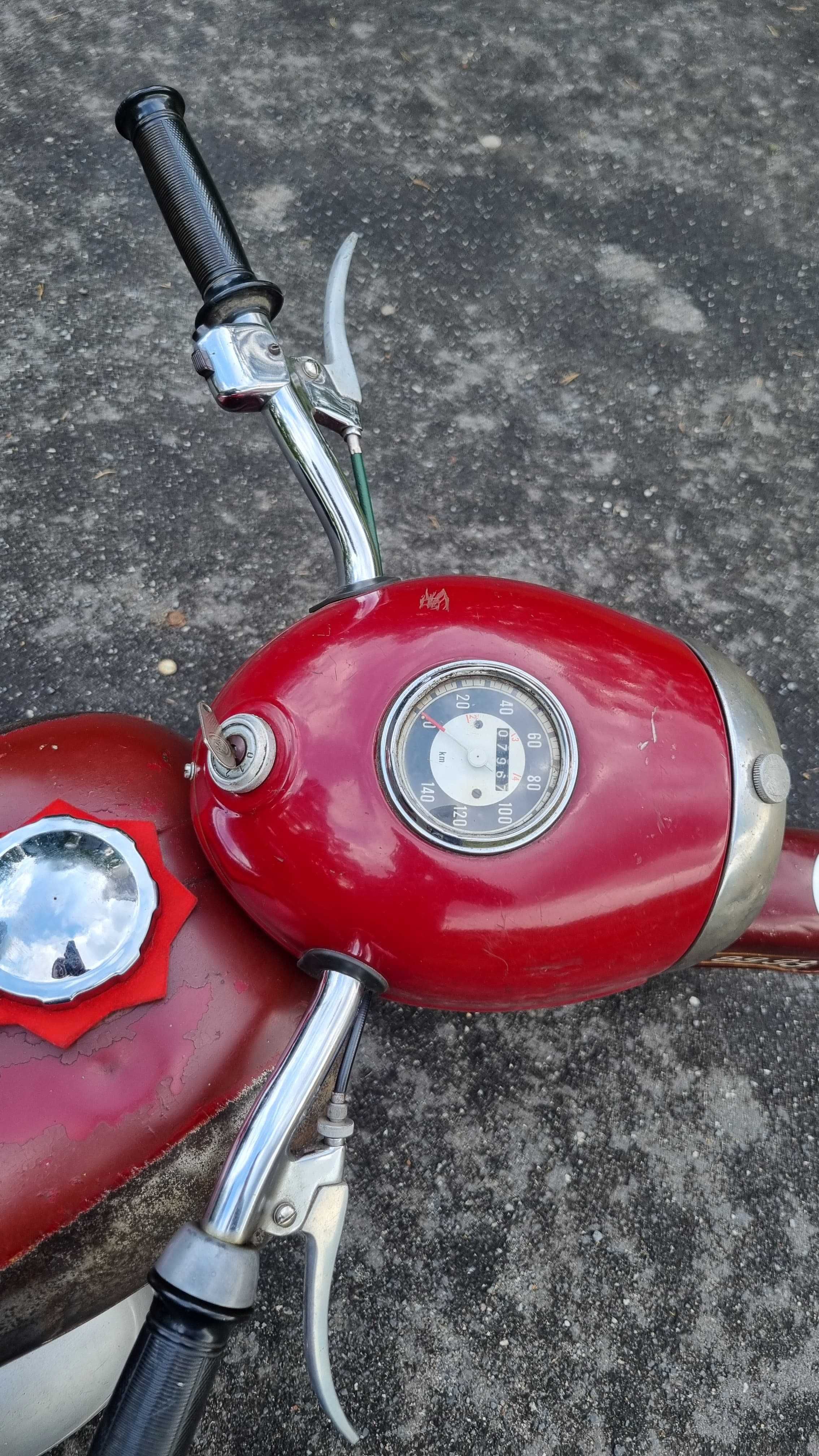 Jawa 250 model 353 z roku 1960
