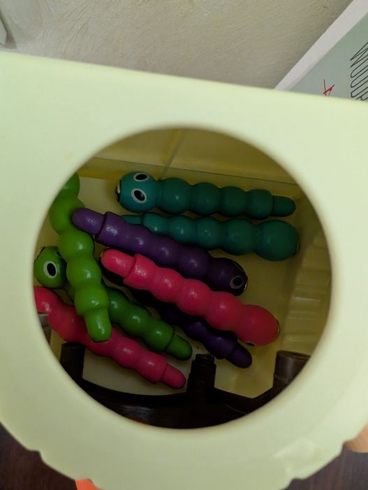 Магнітна гра "Нагодуй дятлика" для 2+ років