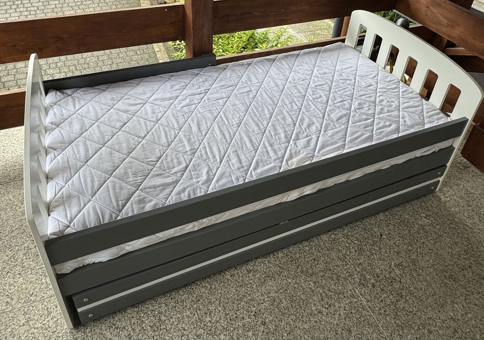 Łóżko dziecięce z materacem 160x80 cm stan BDB!!!