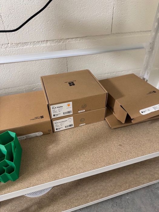 Impressora 3D Bambu Lab P1S + 4 bobines novas + extras (como nova)