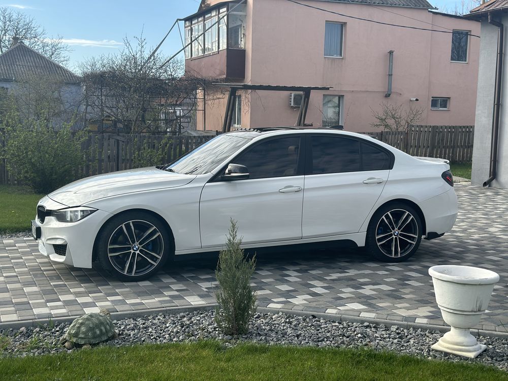 BMW 328 I 2015г.