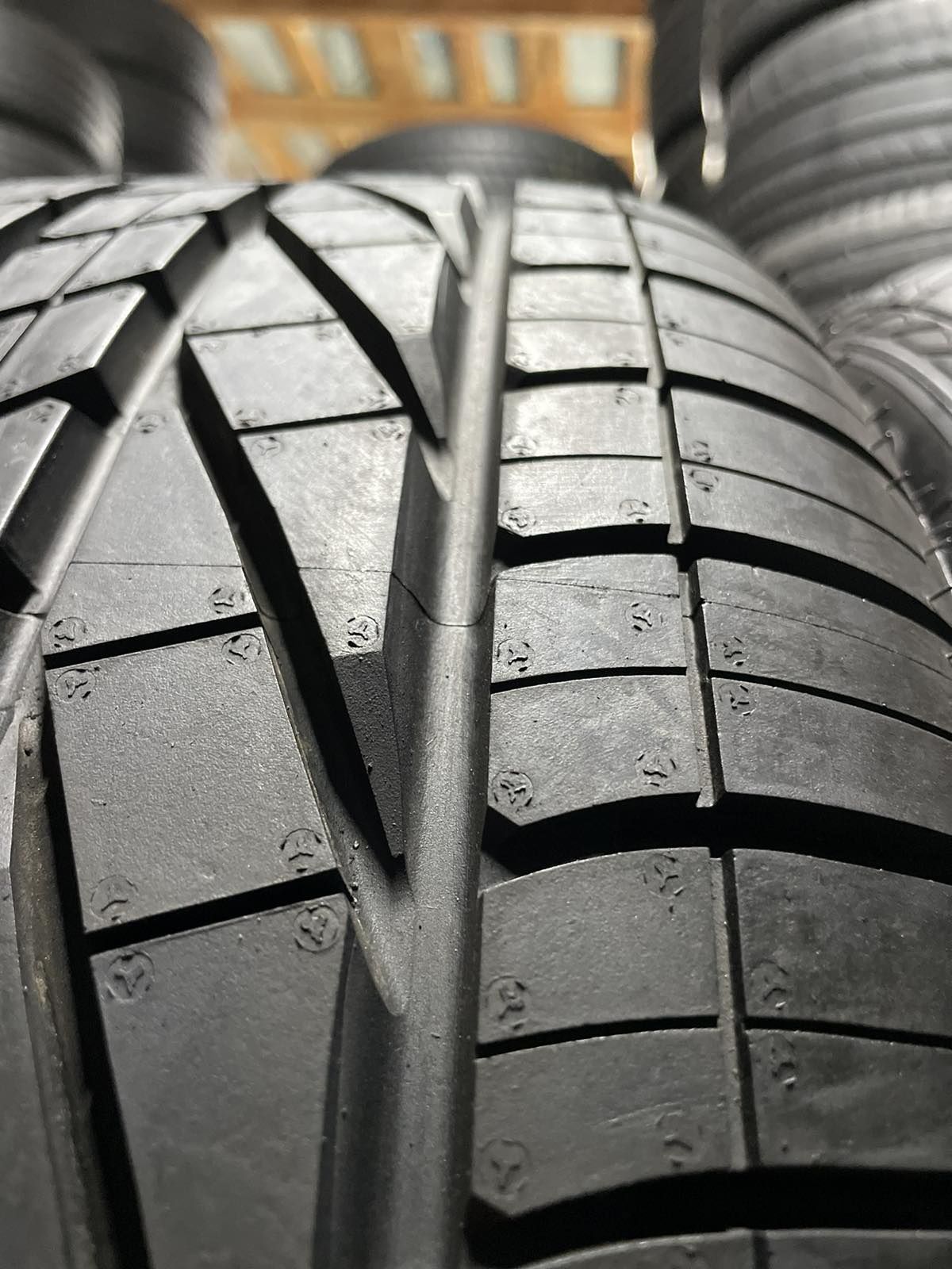 275/45 R18 GoodYear Excellence MOE Run-Flat (Шини літо) Склад