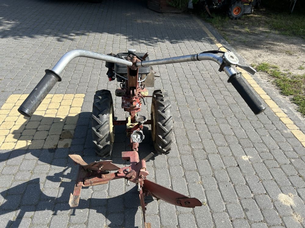 Terra Vari Gutbrod dzik traktorek z pługiem