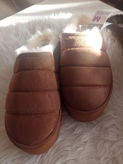 Угі від "Primark" , нові, з біркою. Розмір 38- 39.