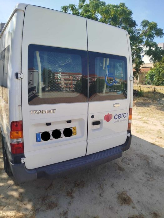 Ford Transit 330L de 2004