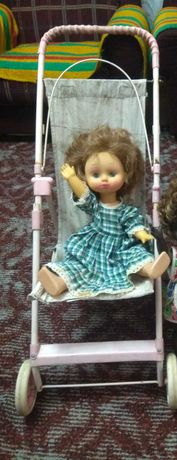 Кукла в коляске советской эпохи