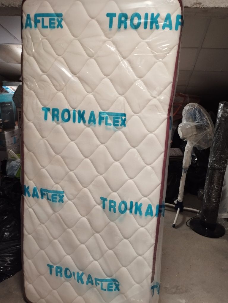 Cama de criança com colchão