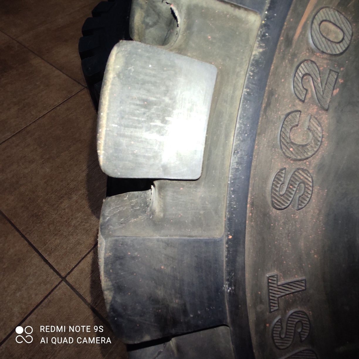 Opony 27x10-12  wózek widłowy  koła szerokie pełne CENA  1 SZTUKĘ