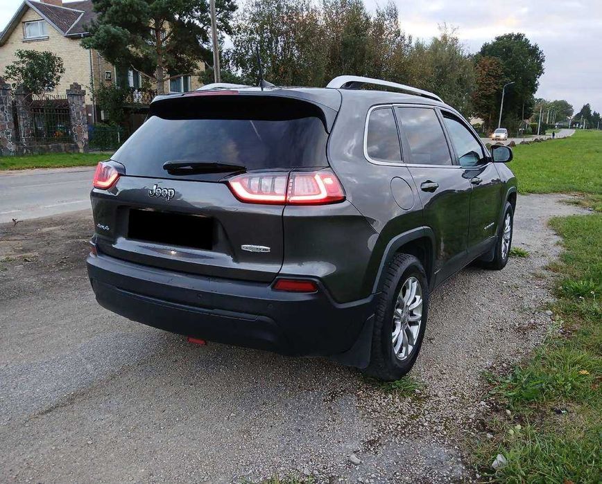 Jeep Cherokee 2019 року
