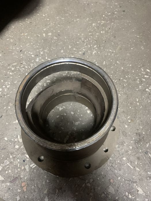 Стакан підшипників правий/лівий 36-2403042/43 заднього моста ЮМЗ-6