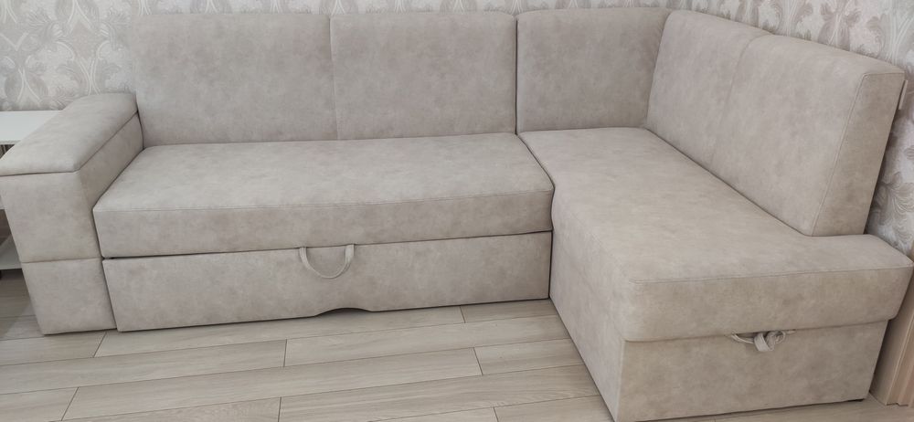 Диван кутовий  2,8х1,8м