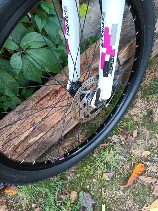 Rowe Scott nowe opony i siedzenie