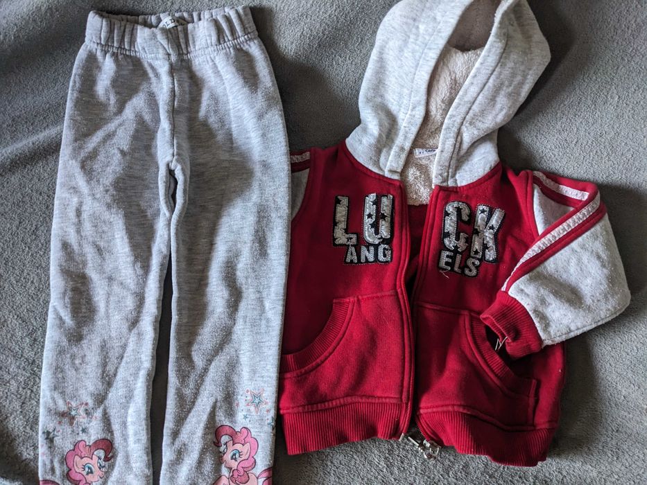 Продам флисовый костюм на девочку