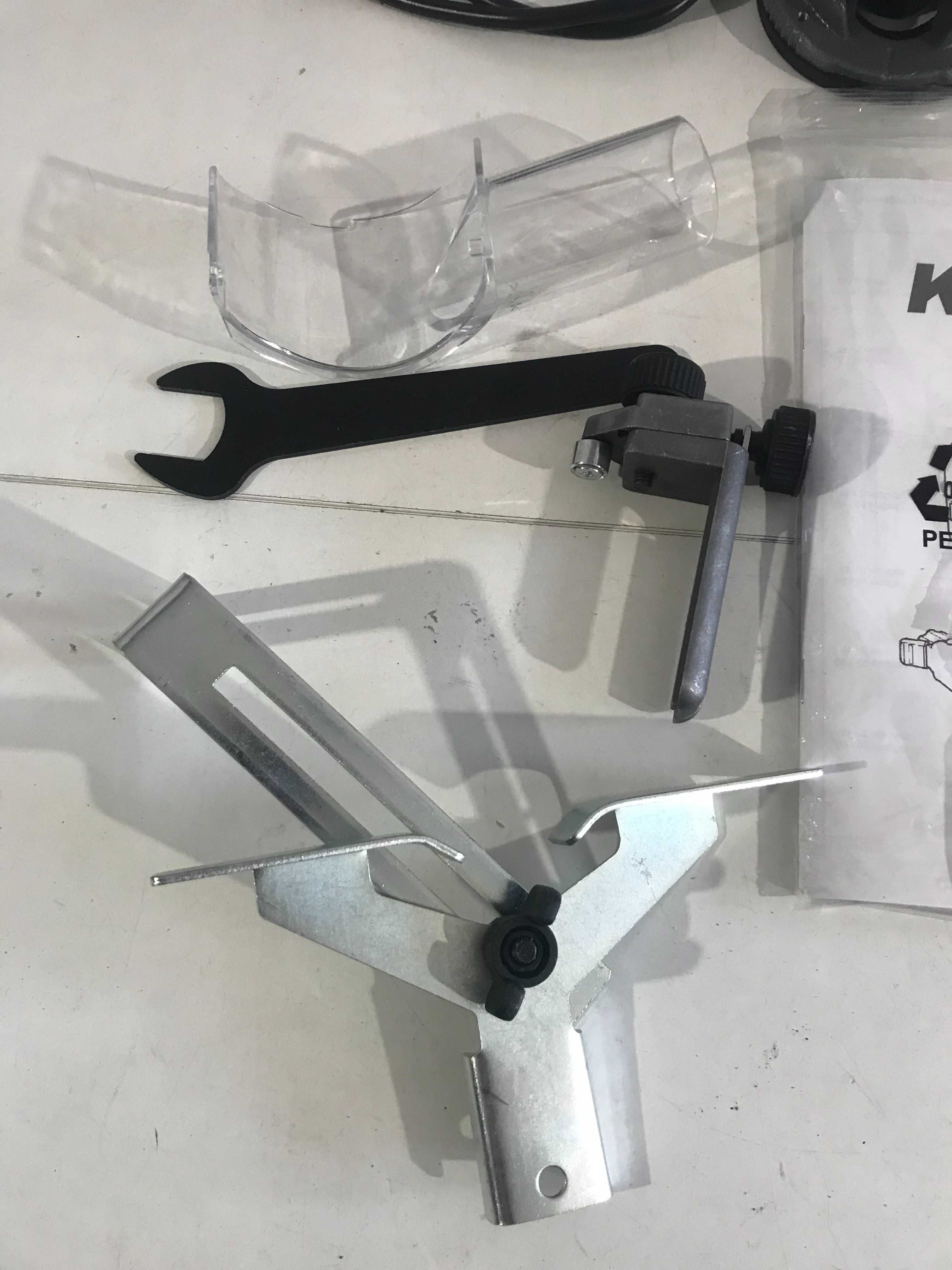 Фрезер ламінний  KATSU 1/4" 3/8",710 Вт., 220В