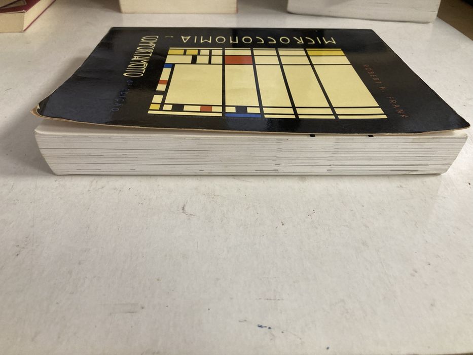 Livro Microeconomia e Comportamento, de Robert H. Frank