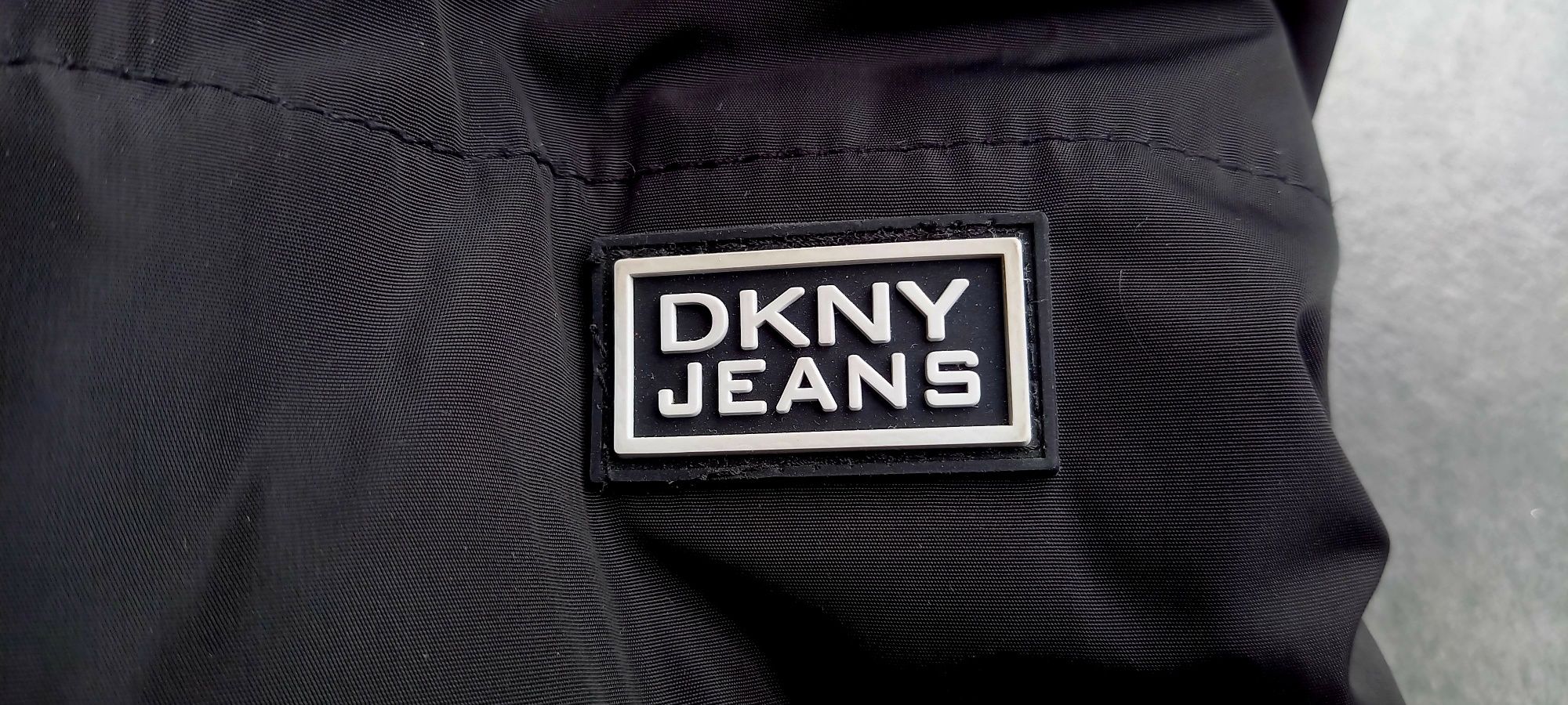 DKNY Donna Karan New York, dwustronna kurtka dziewczęca, roz. 116cm
