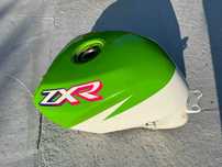 Kawasaki ZXR zbiornik