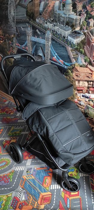 Нова оригінальна прогулянкова коляска Carrello