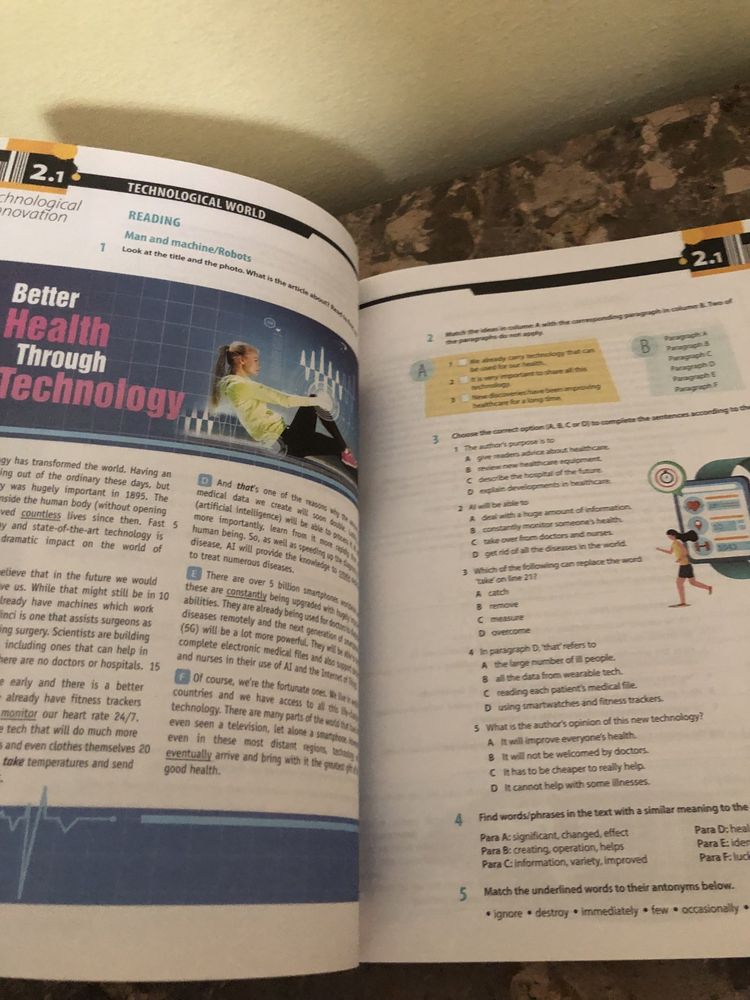 Caderno de atividades/ livro de fichas ingles 10 ano