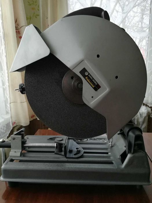 Пила дисковая Black&Decker Professional