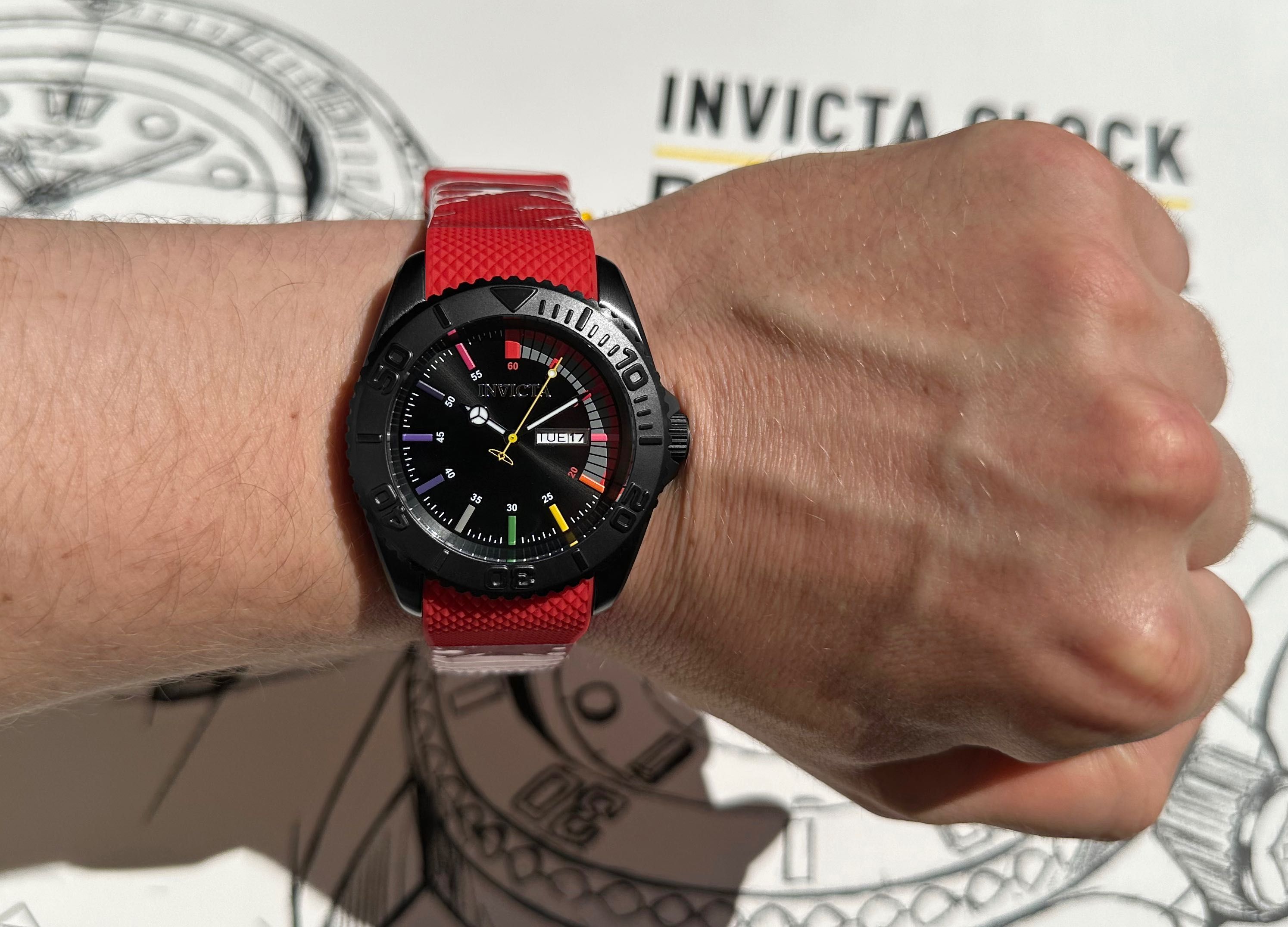 Мужские часы Invicta 44734 Pro Diver Red 44 mm. 100 MT.