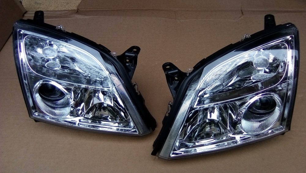 OPEL VECTRA C 2001  lampy reflektory przód lewy + prawy NOWE