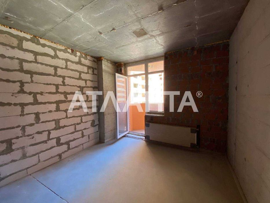 Двухкомнатная квартира в новом современном доме из красного кирпича