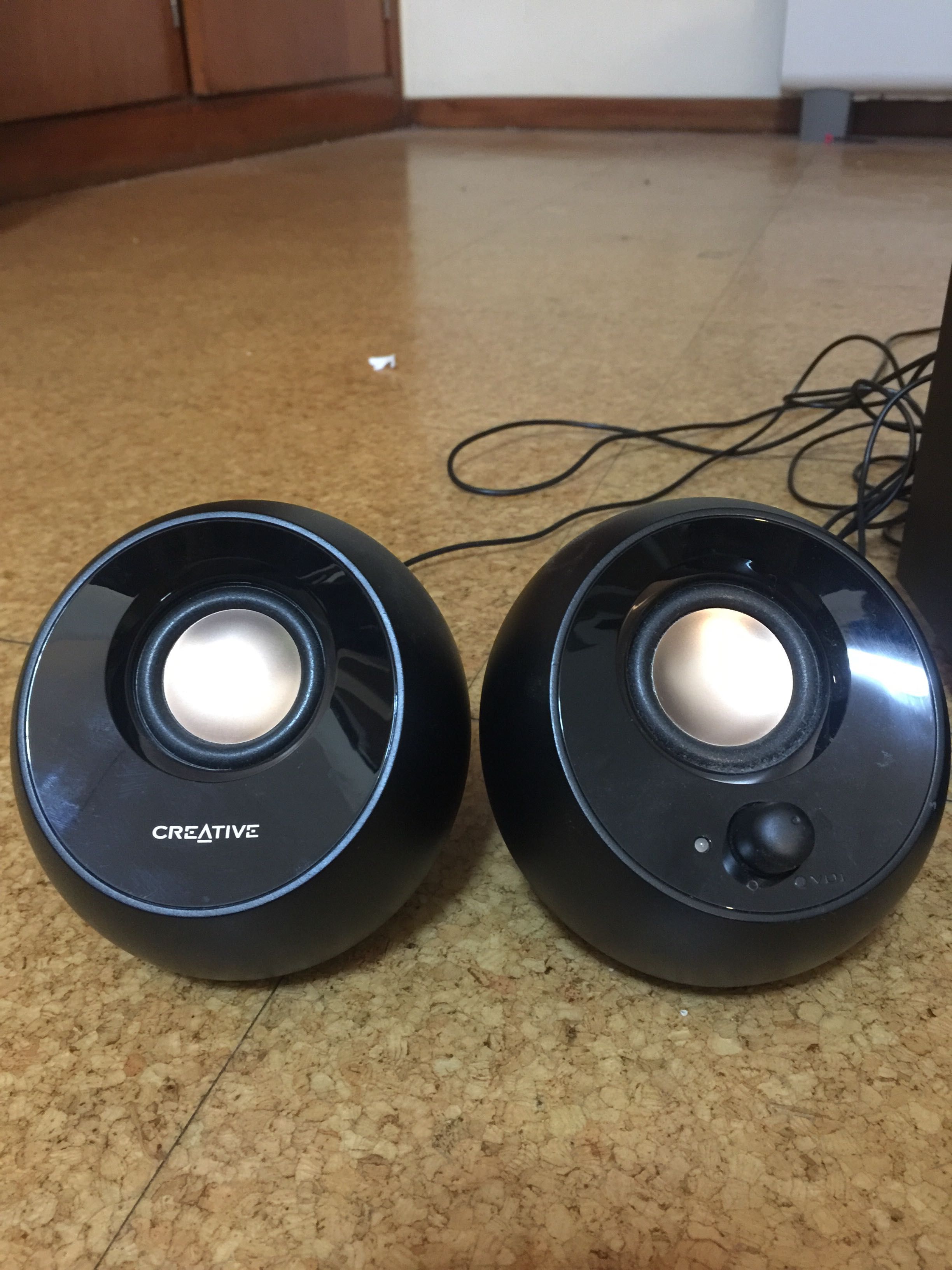 Colunas para desktop com subwoofer Creative Pebble plus