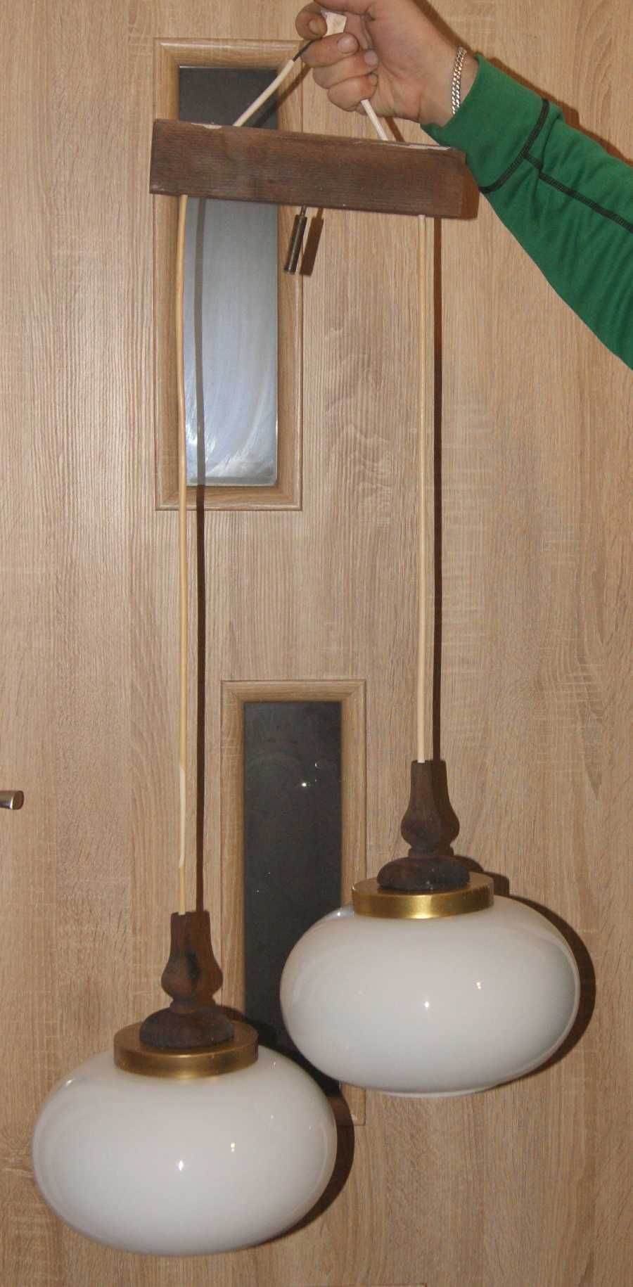 Unikatową lampę wiszącą POLAM BIELSKO na dwa klosze PRL