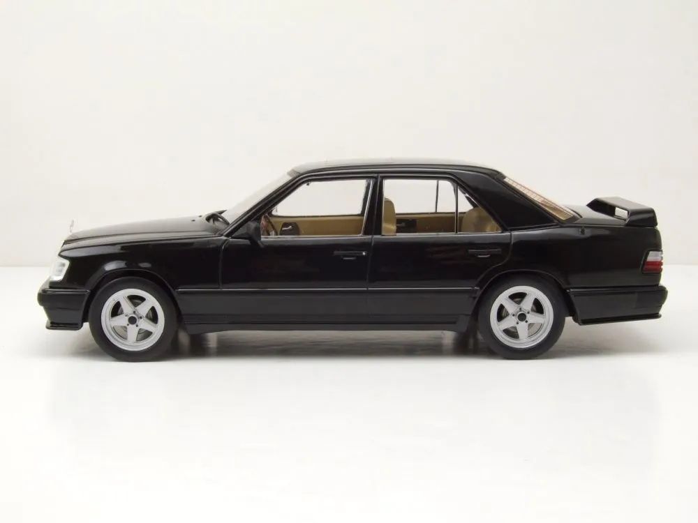 Mercedes benz W124 - mcg 1/18