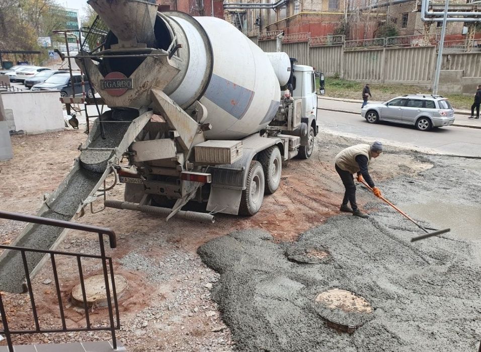 БЕТОН. БЕТОНОНАСОС. Купить бетон в Бородянке. Бетон с завода недорого.