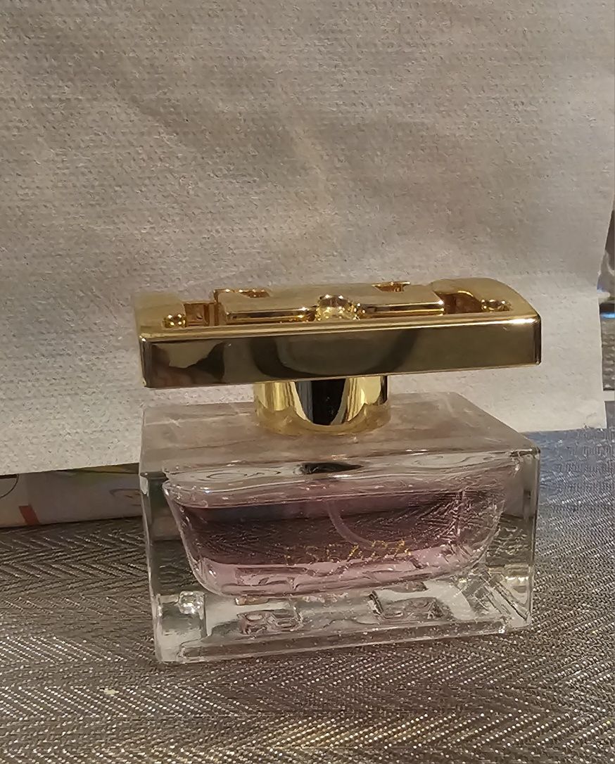 Perfum    escada