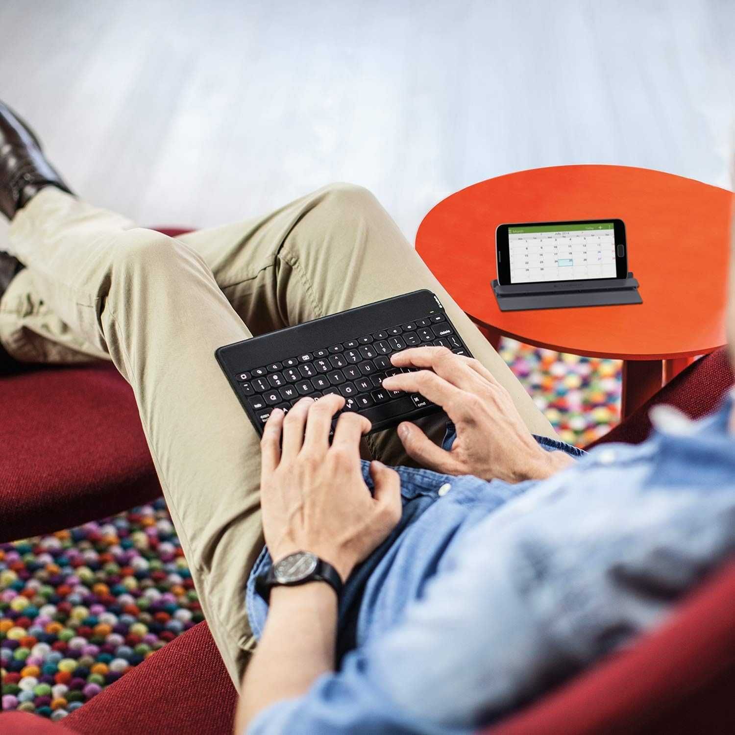 logitech KEYS-TO-GO   беспроводная клавиатура НЕ ДЕРЖИТ ЗАРЯД