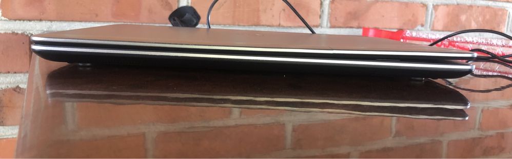 Dell Latitude E7240 laptop, brak ładowarki