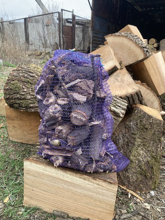 Дрова дубовые,сосновые,рубленые в мешках