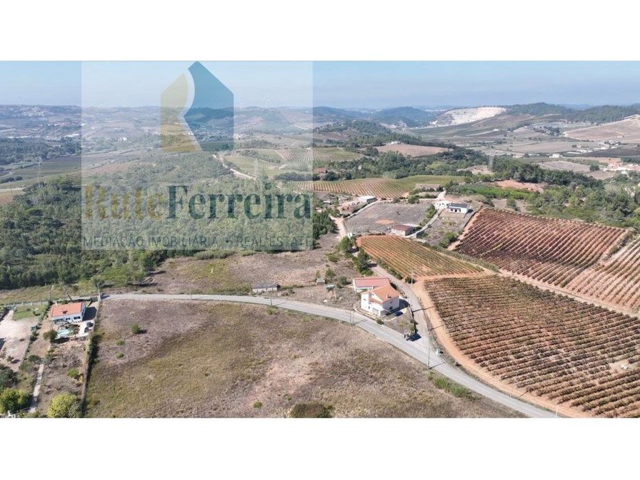 Amplo terreno urbanizável !!