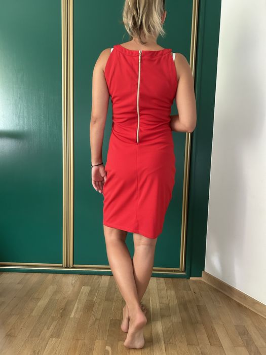 Czerwona sukienka