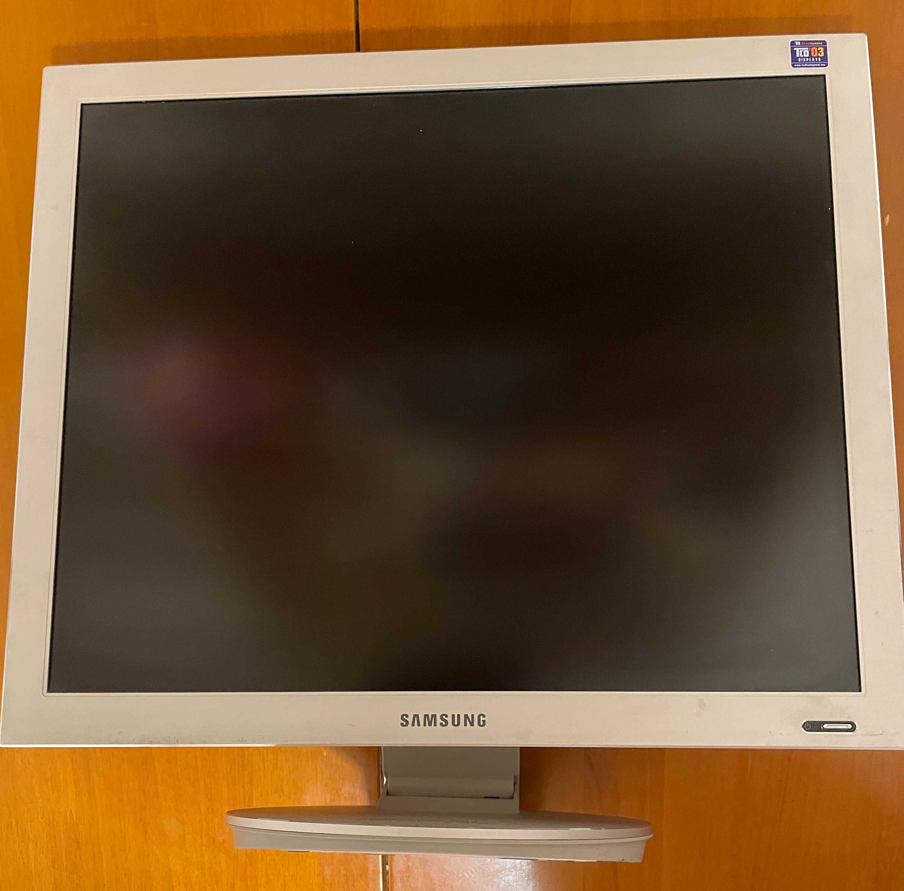 Монитор компьютерный Samsung  193PS 19"