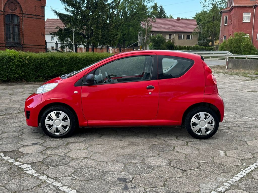 Peugeot 107 Czerwony 1.0 Benzynka Mały Przebieg Mega Stan Sam Zobacz.